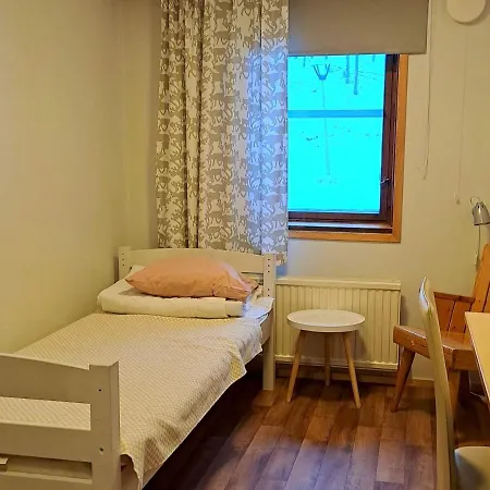 Kuerkievari Kuerhostel ホステル Äkäslompolo