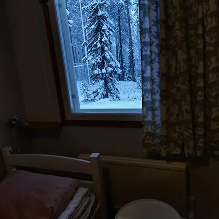 ホステル Kuerkievari Kuerhostel Äkäslompolo