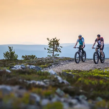 Kuerkievari Kuerhostel * Äkäslompolo