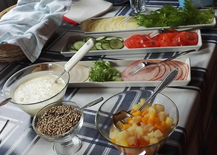 Kuerkievari Kuerhostel Vandrarhem *