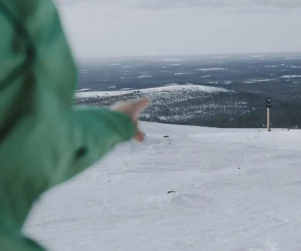 Kuerkievari Kuerhostel Vandrarhem Äkäslompolo