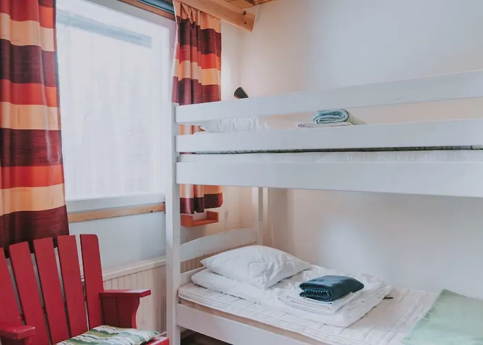 Kuerkievari Kuerhostel אכסניה *